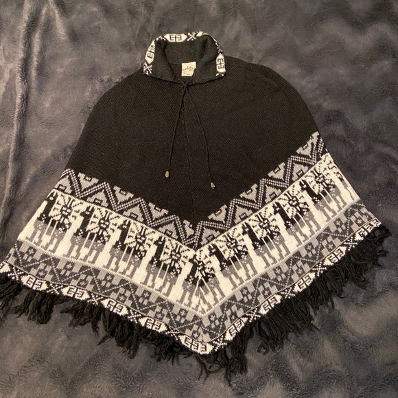 Poncho - Picture 2 of 4